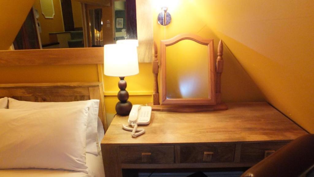 Abingplough House Bed & Breakfast Abingdon-on-Thames Екстериор снимка