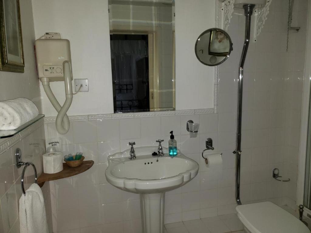 Abingplough House Bed & Breakfast Abingdon-on-Thames Екстериор снимка